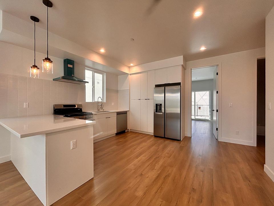 1st image of 1177 3/4 Leighton Ave #1