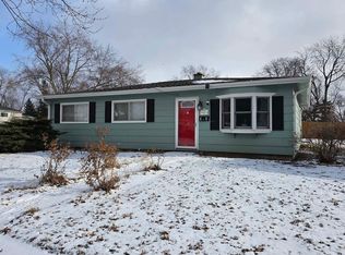 601 Ridgewood Rd, Streamwood, IL 60107