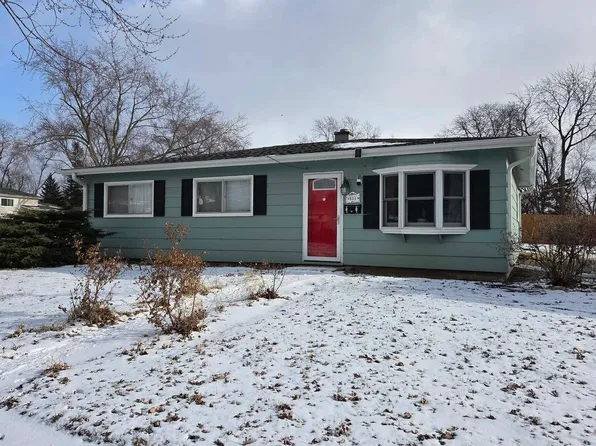 601 Ridgewood Rd, Streamwood, IL 60107