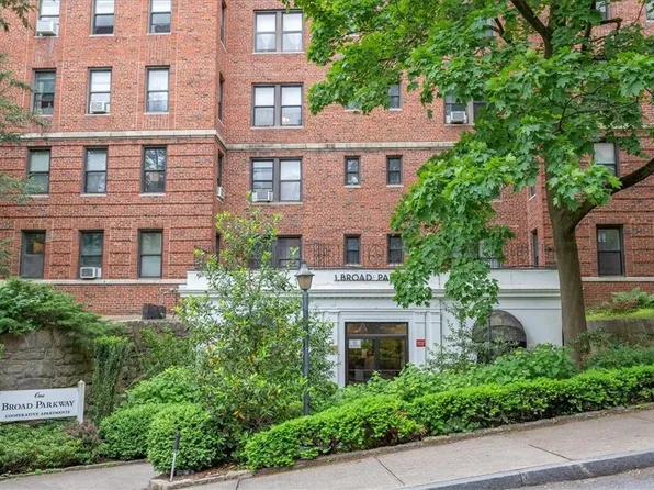1 Broad Parkway #5H, White Plains, NY 10601