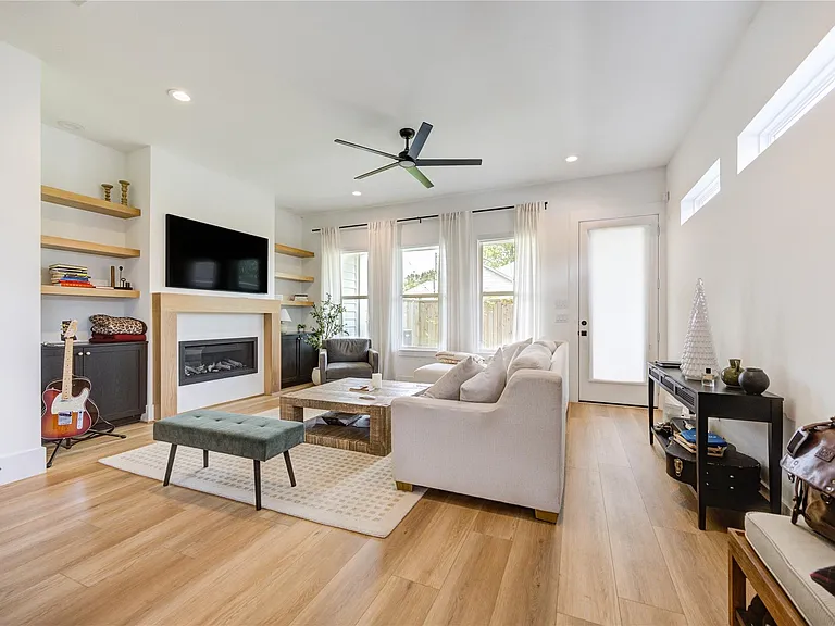 18 Sidney St #A — Photo 7