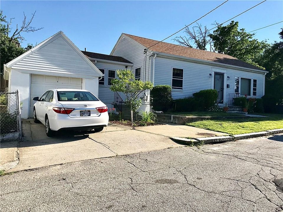 2nd image of 188 Elmdale Ave