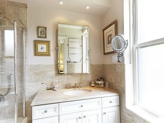 Sold by Sotheby's International Realty | media 9