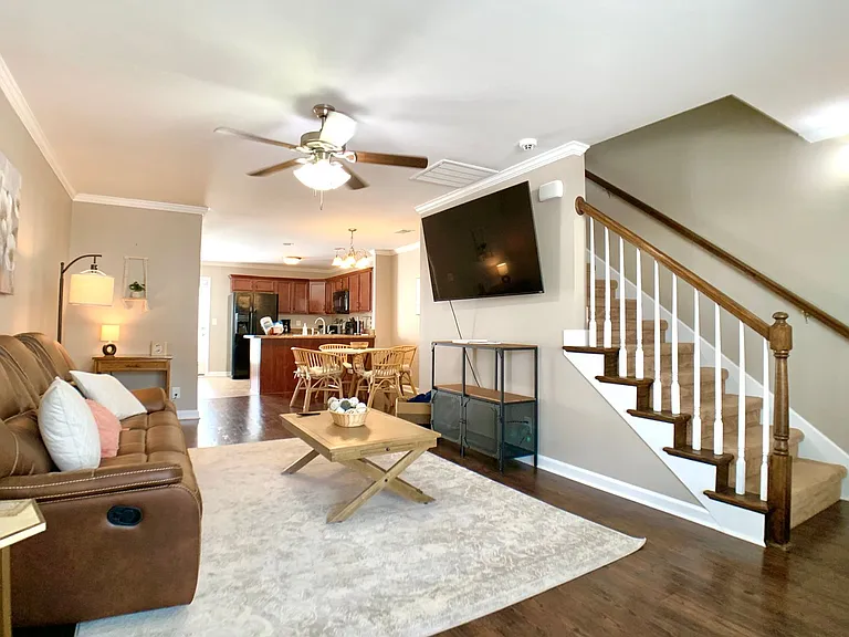 308 Sam Houston Cir — Photo 5