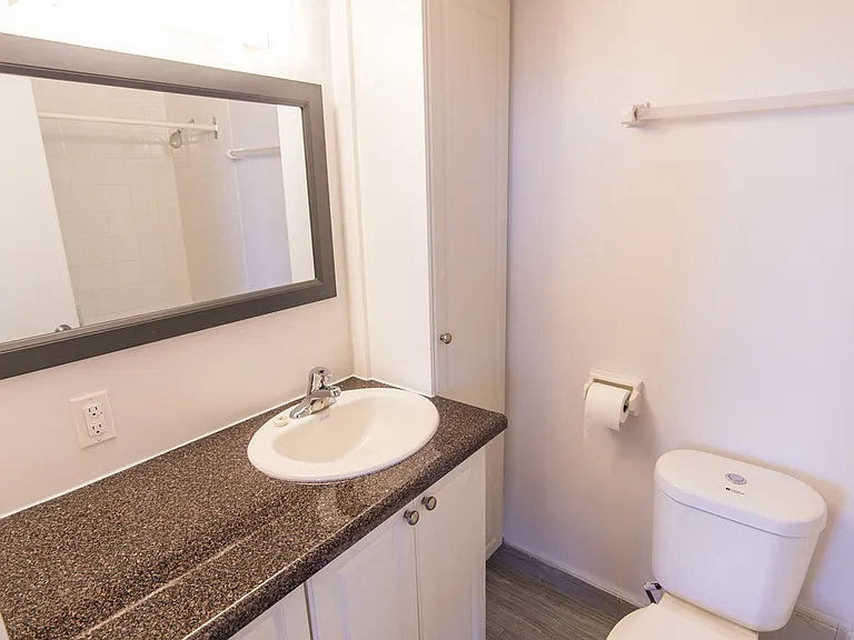 1407 Royal York Rd — Photo 14