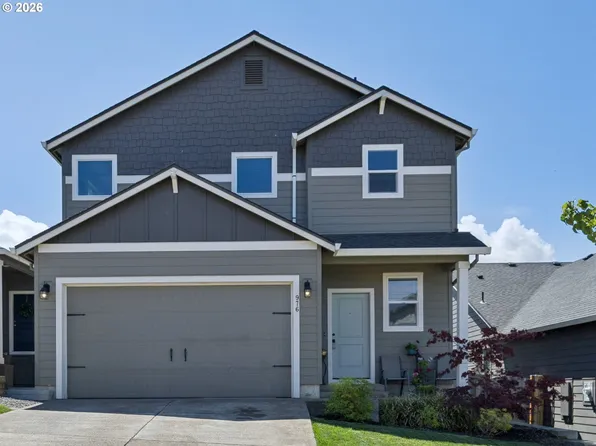 976 NE Trillium Dr, Estacada, OR 97023