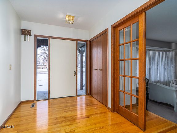 4th image of 1122 Groveland Ave