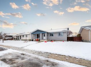 711 W Main St S, Redcliff, AB T0J 2P2