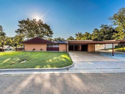 305 N Harvey St, Caldwell, TX, 77836