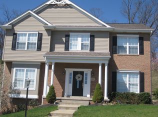 1017 Noble Pine Ct, Trafford, PA 15085