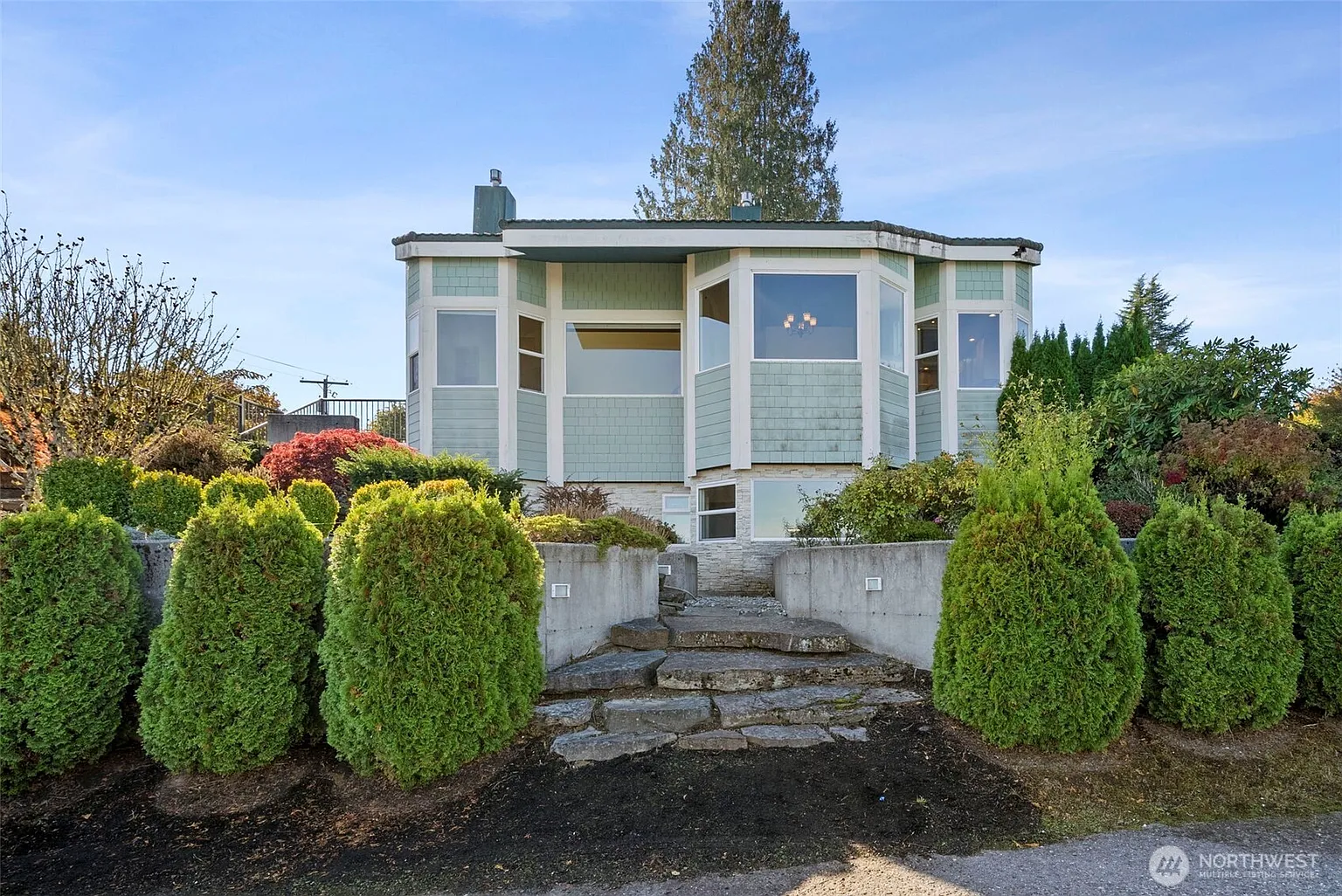 204 Rockwell Avenue photo 1