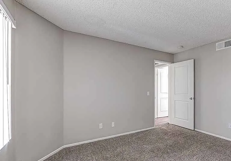 BROOKWOOD VILLAS — Photo 28