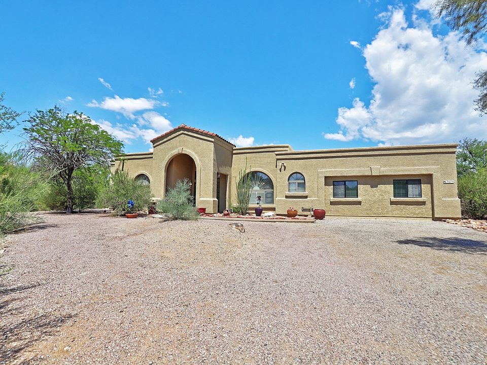 Front of house on the end of large cul-de-sac on almost 1 acre of land