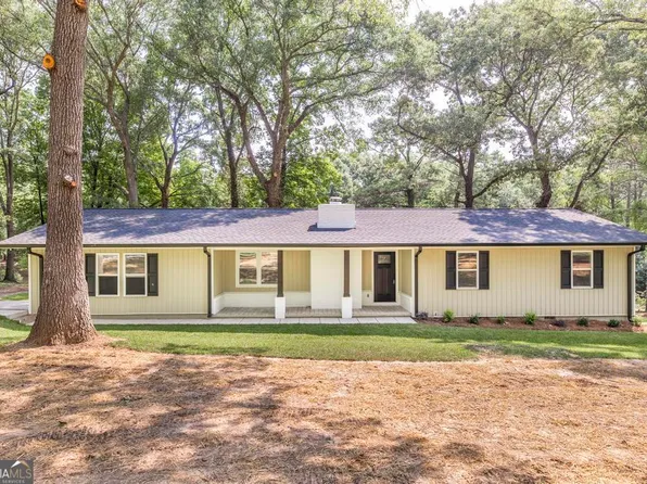 1017 Oak Ridge Dr, Byron, GA 31008