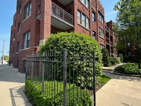 629 Garfield St #1N, Oak Park, IL 60304