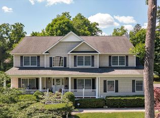 37 Creskill Pl, Huntington, NY 11743