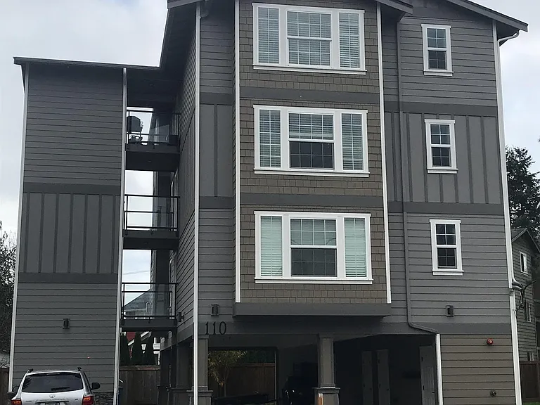 110 Lincoln Ave — Photo 1