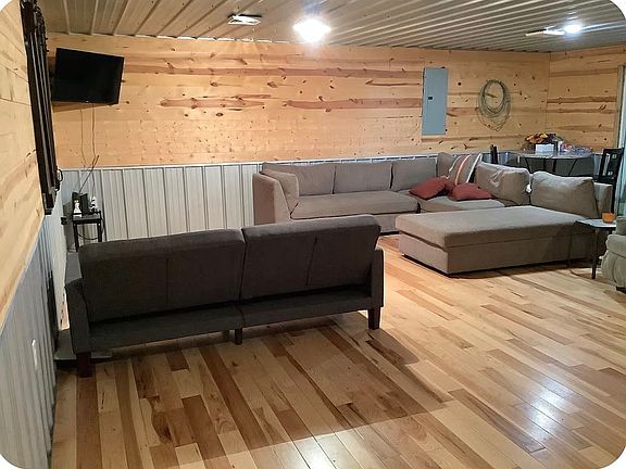 4th image of 8301 Morehead Rd