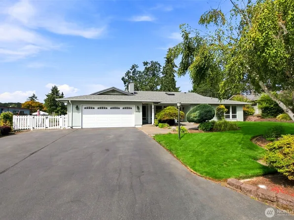 8205 Amber Drive SW, Lakewood, WA 98498