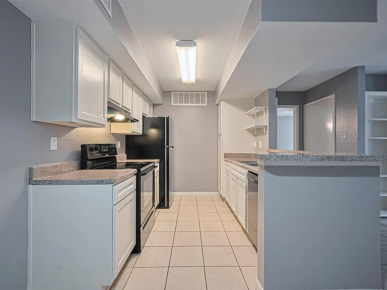 12905 Woodforest Blvd #107 — Photo 24