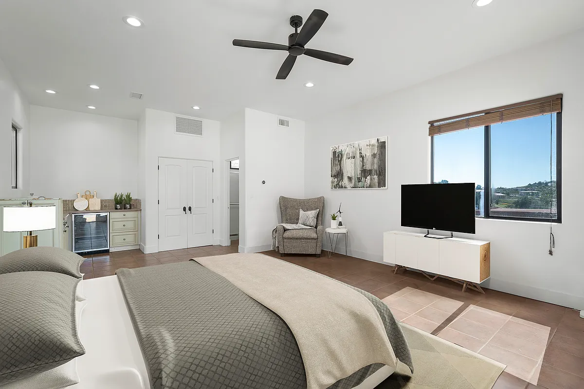 Studio/ bedroom/ kitchenette area - 37700 Calle De Lobo