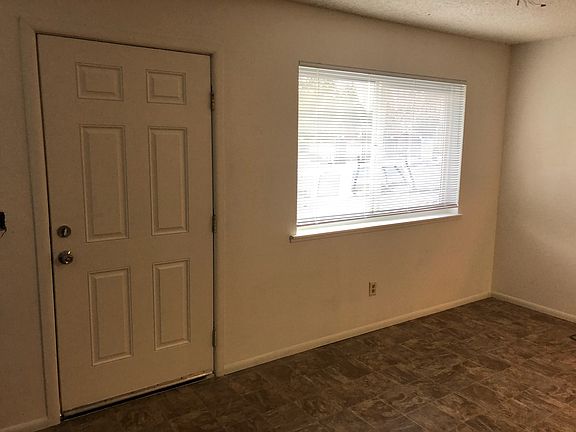5th image of 377 College Ave