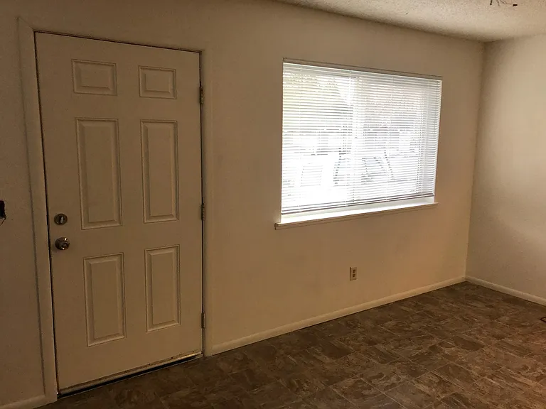 377 College Ave — Photo 5
