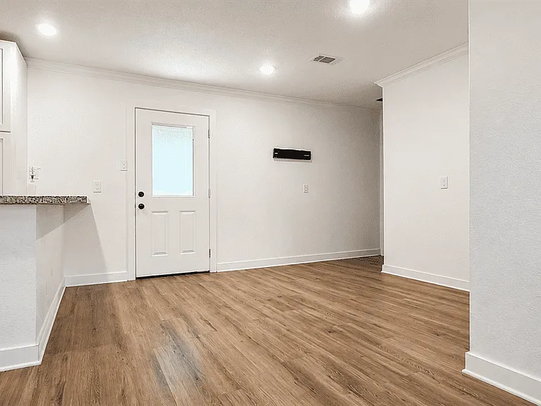 2102 Margaret St #B — Photo 8