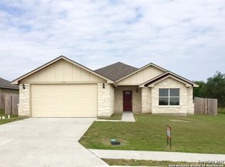 612 Cadena, Kenedy, TX 78119