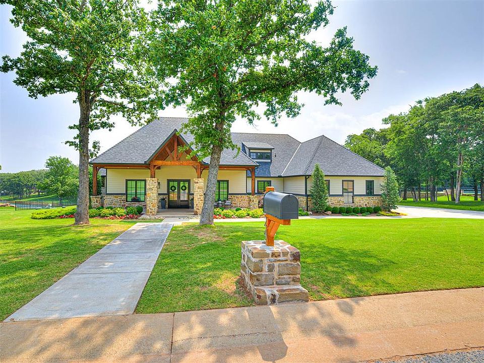 1st image of 1824 Brook Bank Dr