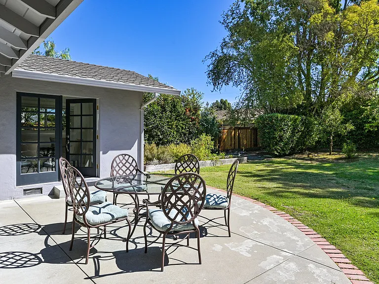 2035 El Prado St — Photo 12