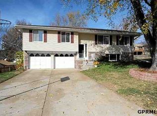 14616 Madison Cir, Omaha, NE 68137