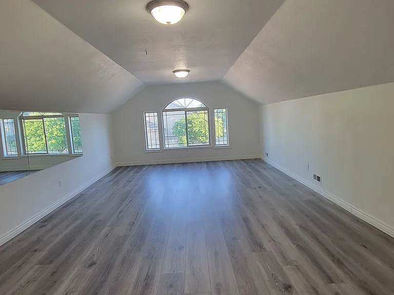 2880 W Ravenna St — Photo 94