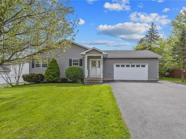 8228 Stearns Rd, Clay, NY 13041