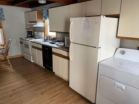 2nd image of 58 Atlantic Avenue Cottage #8