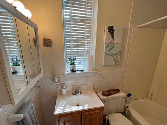 4th image of 115 Longwood Ave #4