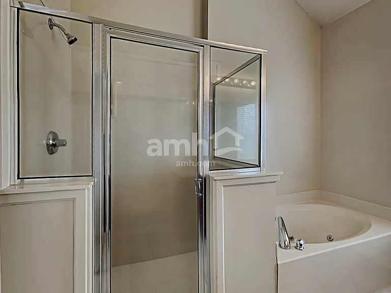 9321 N Fairmont Cir — Photo 12