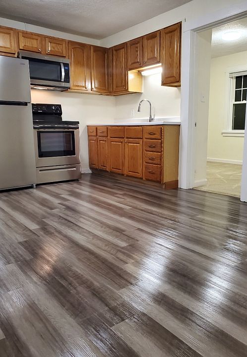 1st image of 15 Dairy Rd #11