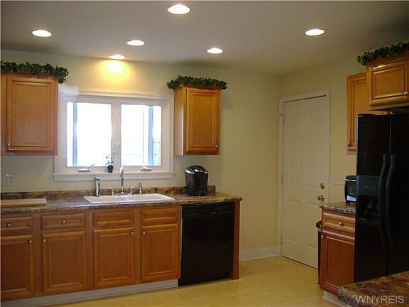 5th image of 14 Villa Pl