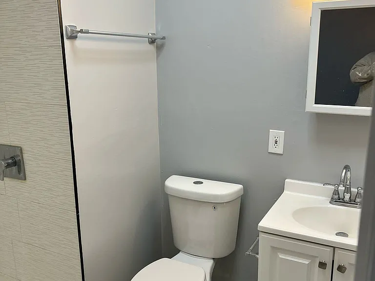 460 Main St #3 — Photo 3