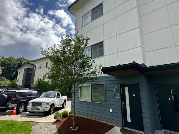 4240 S Greenbelt Station Dr, Seattle, WA 98118