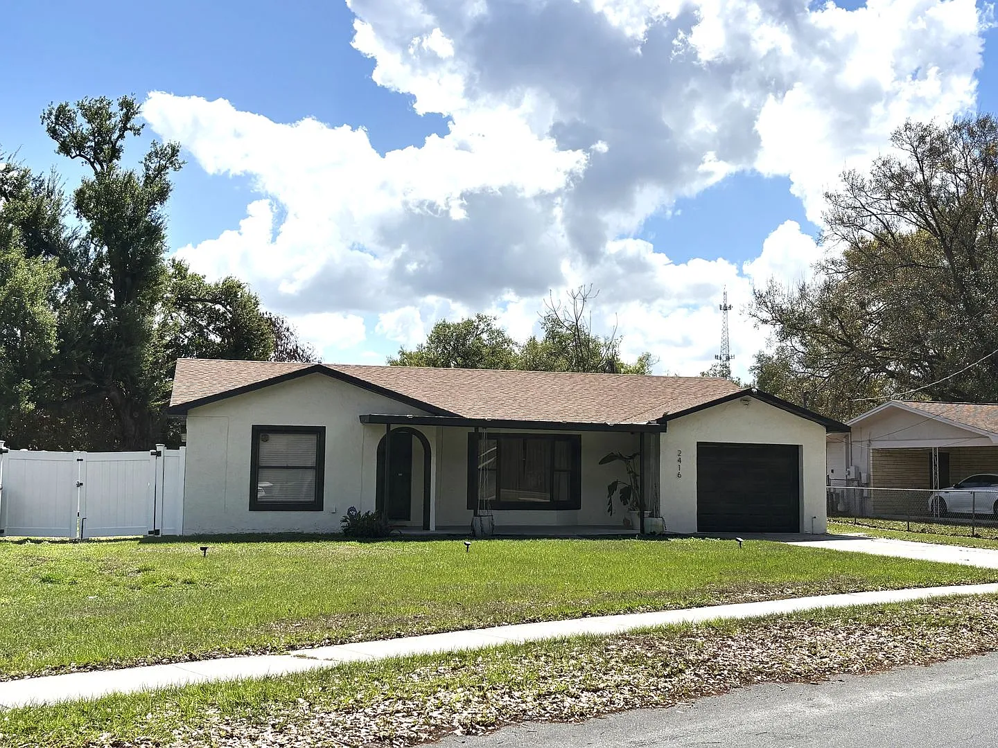 3 Bedroom/2 Bath Fully Furnished Pool Home for Rent — Photo 1