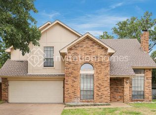 2123 W Nathan Lowe Rd, Arlington, TX 76017
