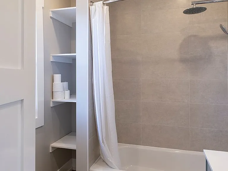 14 Queen St #2 — Photo 10