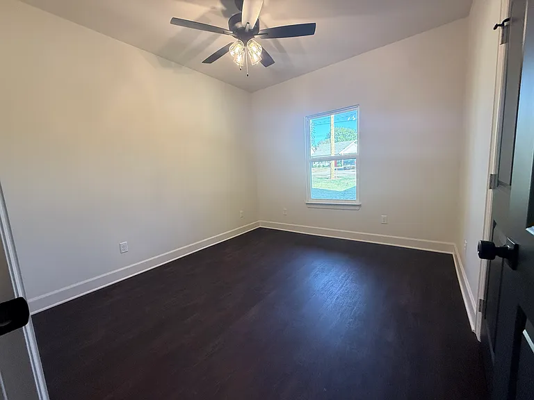 616 Oak St — Photo 19