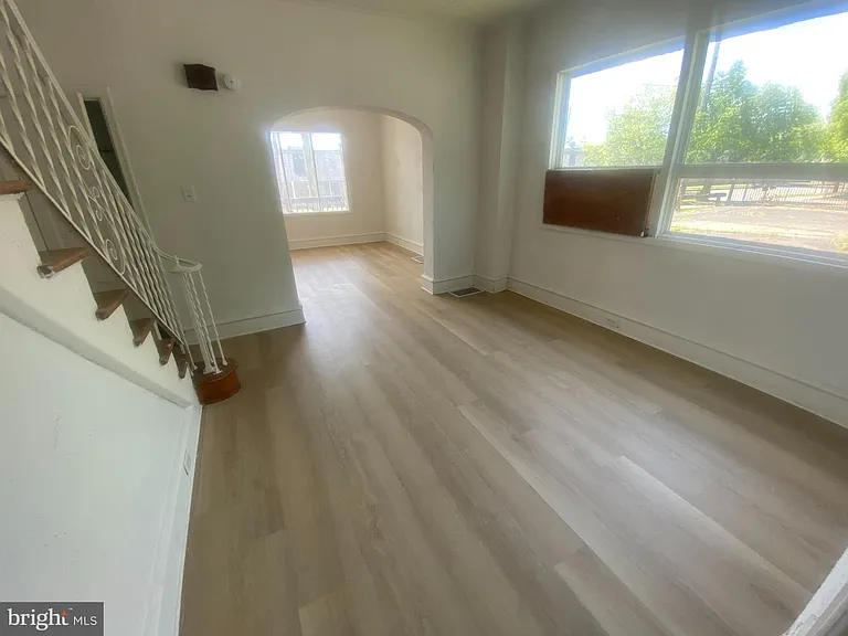 41 S Main St — Photo 1