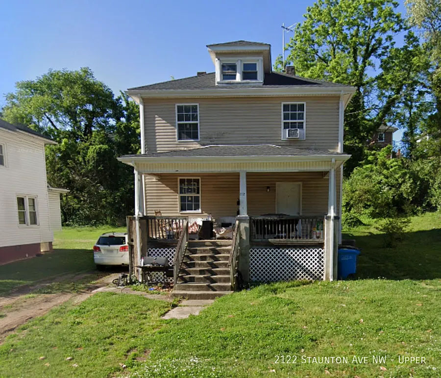 2 Bedroom Upstairs Apartment Ready For Viewing! — Photo 1