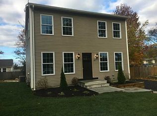 25 Winona St, Providence, RI 02904