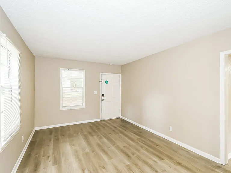 1031 Bunker Hill Blvd — Photo 5