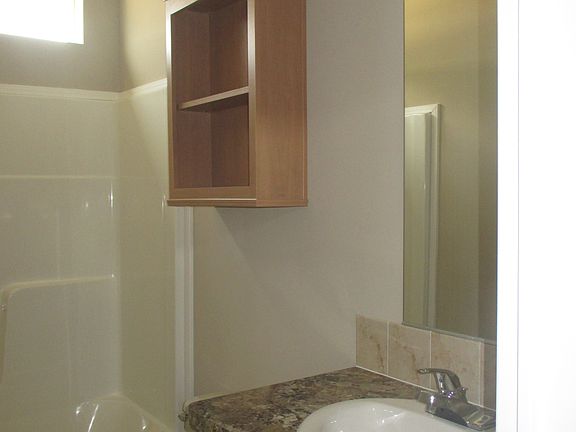 5th image of 94 Lamplighter Dr